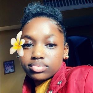 Meet Your Posher, Carolynn!